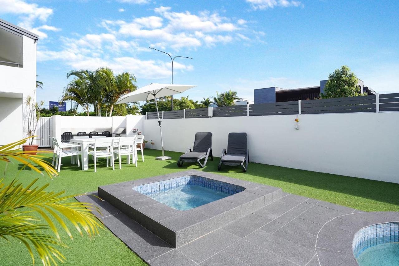 Noosa Parade Holiday Inn Экстерьер фото