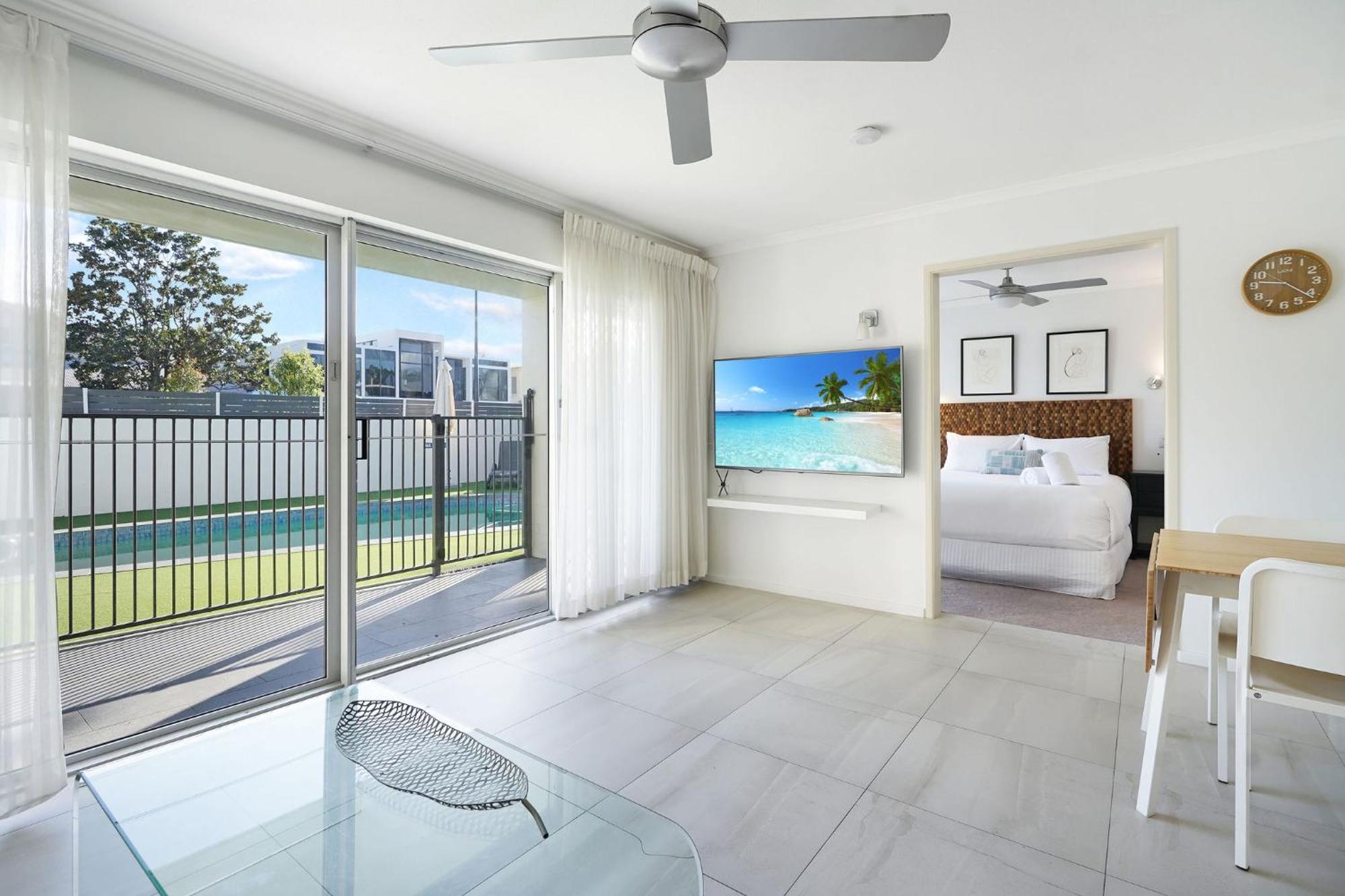 Noosa Parade Holiday Inn Экстерьер фото