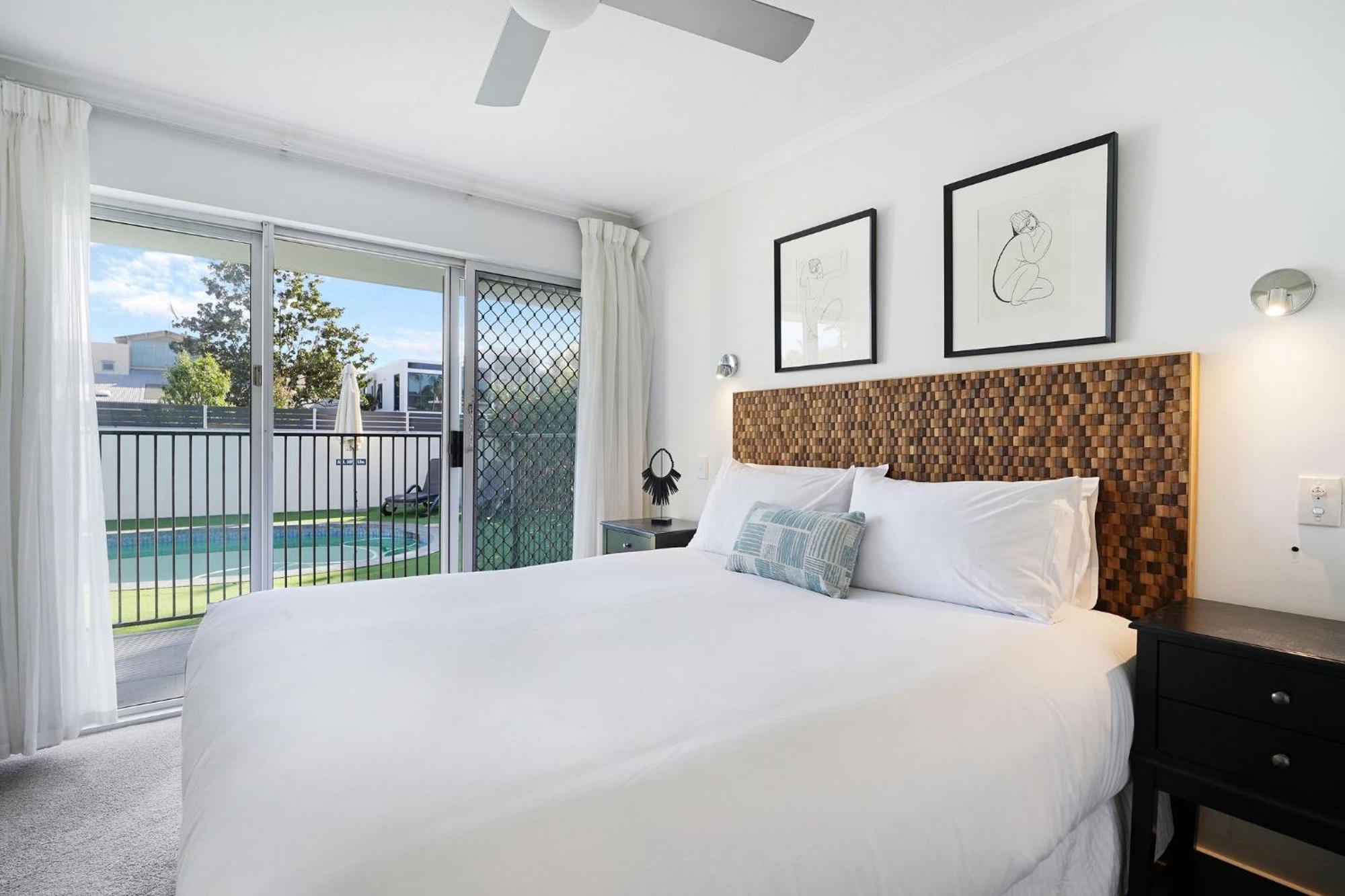 Noosa Parade Holiday Inn Экстерьер фото