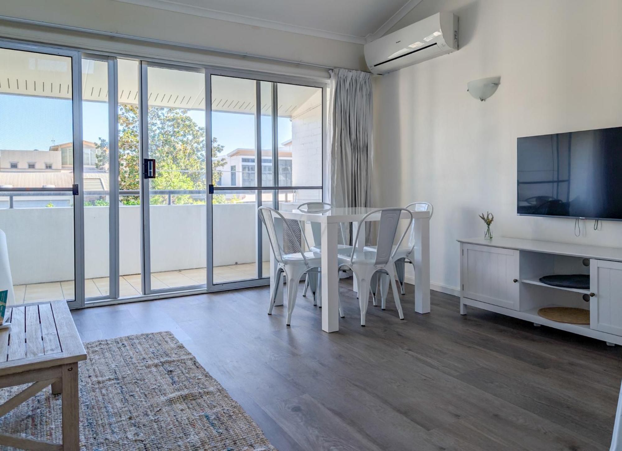 Noosa Parade Holiday Inn Экстерьер фото