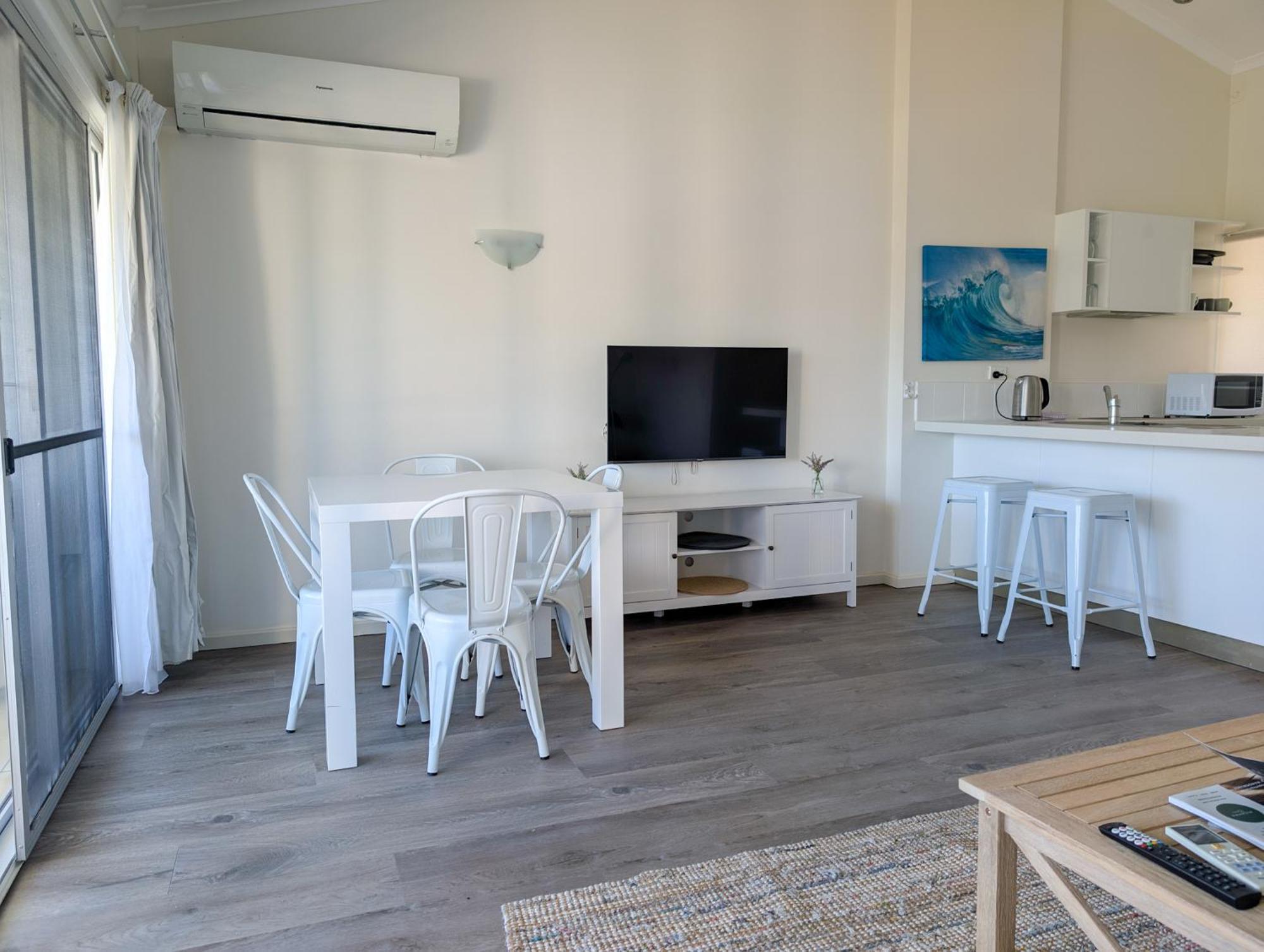 Noosa Parade Holiday Inn Экстерьер фото