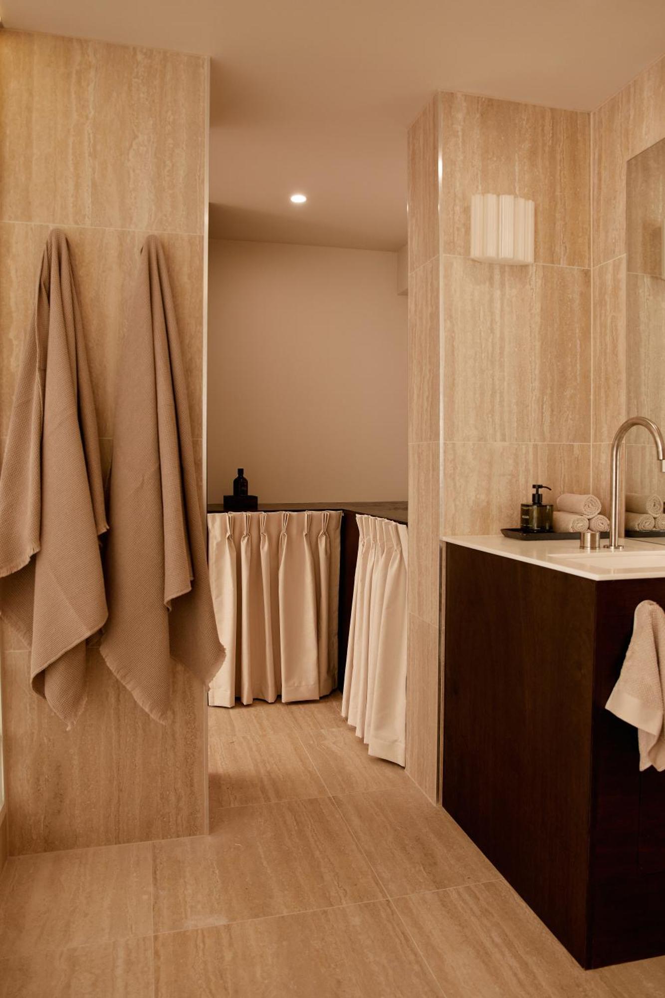 Noosa Parade Holiday Inn Экстерьер фото
